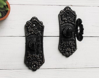 Victorian Black Curtain Tie Backs Set of Two , Curtain Holdback , Skeleton Key ,2 Cast Iron Tiebacks , Home Windows,Shabby French Home Decor