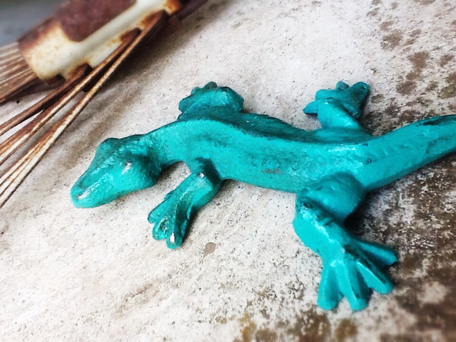 Rust Lizard Cast Iron Rust Garden Gecko Lizard Figurine in Ocean Teal-gift for Dad ...