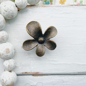 Antique Bronze Flower Metal Knob Door Drawer Pull Kitchen Cabinet Dresser Handle , Rustic Home Bedroom , Daisy Bloom , Garden Floral Knob ,
