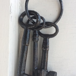 Ebony Black - 3 Cast Iron Skeleton Keys On Key Ring -Home Decor-Rustic -Jet Back-Summer Home Decor-Farmhouse Prairie