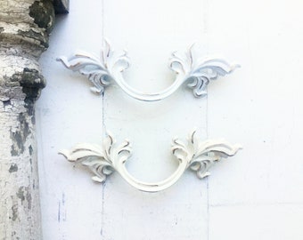 Vintage French Provincial Drawer Pull , 3 “ Centers , Chic Ornate Leaf Tip Furniture Handle , Victorian Drawer Pulls , Long Dresser Hardware