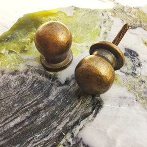 Antique Bronze BRASS Round Knobs , Gold Brass Ball Knobs , Cabinet Furniture Pulls , Drawer Pulls , Modern Home Furniture Hardware , Round