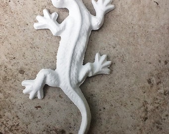 Cast Iron Rust Garden Gecko Lizard Figurine In WHITE-Gift For Dad-Summer Collection-Woodland-Natural Forest-Beach House-Mancave-Paper Weight