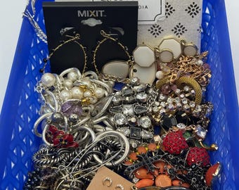 1 Pound Vintage to Modern Mixed Jewelry Wearable New & Used Jewelry. Random Boxes.