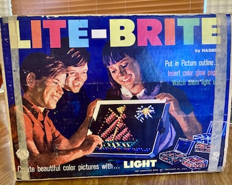 Childrens Lite-Brite light up peg toy