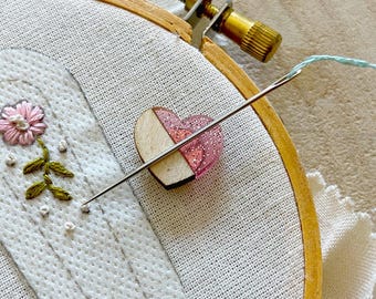 Heart Needle Minder for Embroidery, Cross Stitch – Wood & Pink Glitter Magnetic Needle Keeper – Modern Embroidery Magnet Accessory
