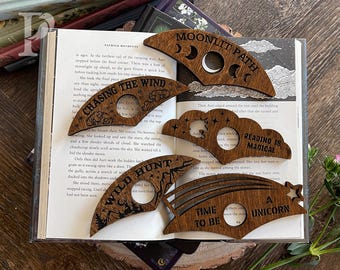 Laser Engraved Wooden Book Page Holder – Thumb Ring for Comfortable Reading – Gifts for Book Lovers & Bookworms