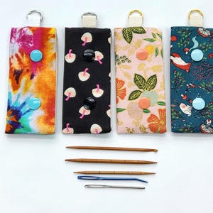 Knitter&#39;s Bamboo Cable Stitch Holders, Stitch Fixer and Yarn Needle Set in Handy Snap Pouch, Needle Keeper, Knitting Tools and Accessories