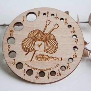 Wooden Yarn Ball Knitting Needle Gauge, Laser Engraved Solid Wood Needle Gauge, Knitting Accessories and Tools, Gift for Knitter