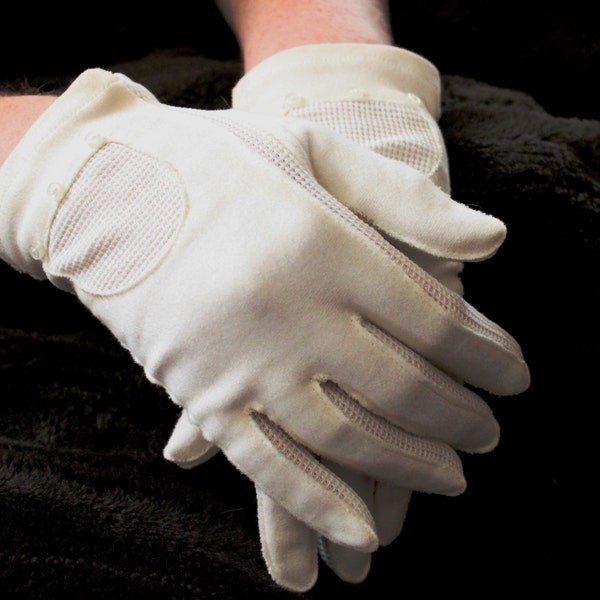 Vintage Gloves, Wrist Length, Off White Ladies Cotton Knit Gloves with Mesh Trim, Buttons