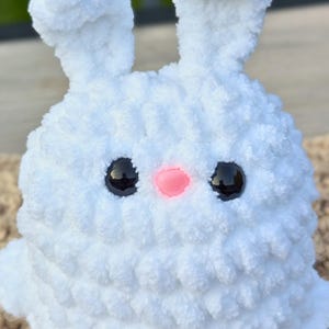 Crochet Bunny Plush – Handmade Chenille Amigurumi Rabbit – Fluffy Soft Bunny Gift – Kawaii Plushie – Cute Spring or Easter Decor