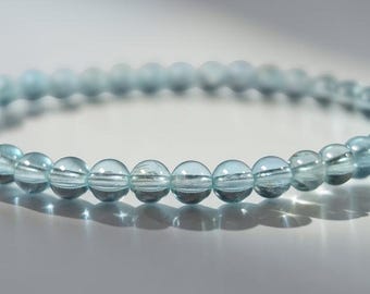 Elegant armband med blå apatitpärlor - Smycken med ädelstenar och kristaller av hög klarhet