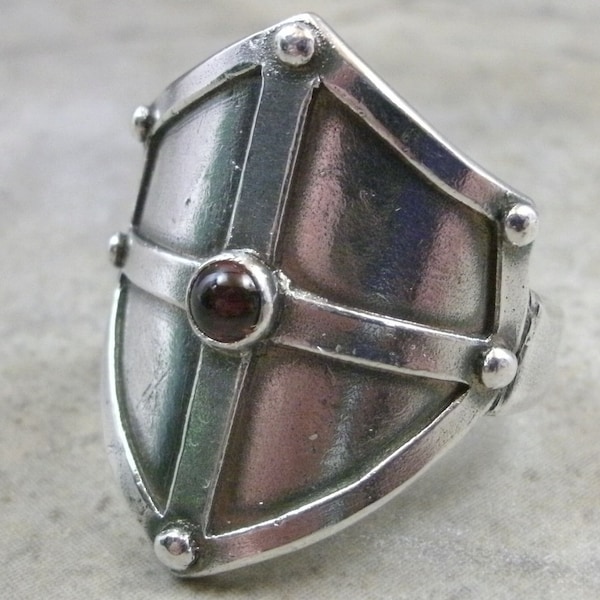 Medieval Shield Ring Fine Silver- Renaissance Jewelry- Medieval Shield Ring- Stone Ring- Medieval Jewellery- Cabochon Ring- Ren Faire Garb
