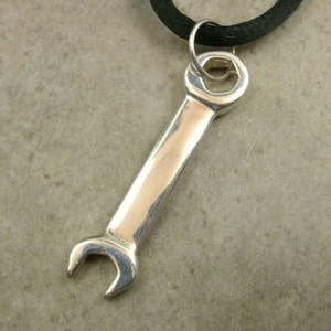 Collier pendentif clé en argent sterling - Bijoux outils - Bijoux industriels - Collier automobile - Bijoux mécanicien - Collier pour homme pour femme