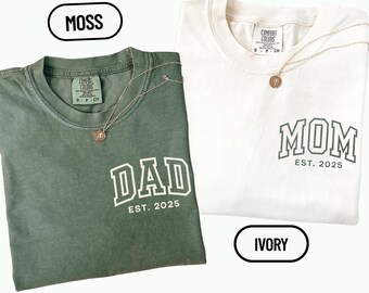 Custom Mom Dad Comfort Colors® T-shirt, Personalized Mama & Dad Pocket Shirt, Pregnancy Announcement Tee, Matching Parents Outfit Gifts