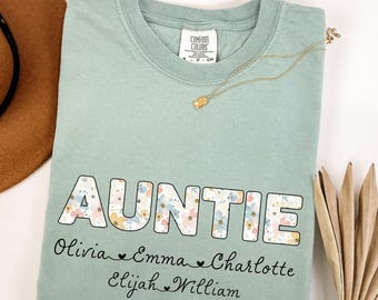 Comfort Colors Auntie Shirt with Grandkids Names – Floral Custom Name Tee, Personalized Auntie Gift, Mother&#39;s Day Shirt for Aunt.