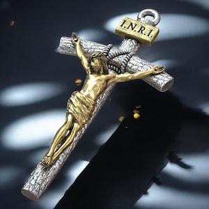 Handgemachte Jesus Christus Kruzifix Halskette, 925K Silber und Gold katholisches Holzkreuz, INRI Anhänger, religiöses Geschenk für Mama, Kreuz Halskette