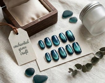 Unghie finte in gel effetto occhio di gatto Enchanted Grove Craft | Unghie finte blu giada fatte a mano | Manicure di alta qualità