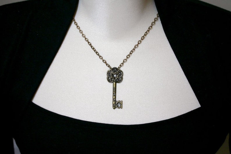 Skeleton Key Necklace in Antique Silver Steampunk image 3