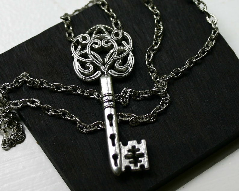 Skeleton Key Necklace in Antique Silver Steampunk image 1