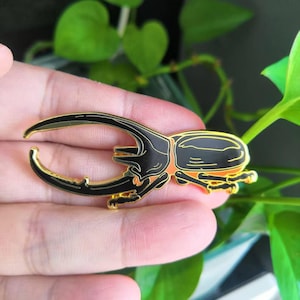 Dynastes neptunus Riesen Neptunkäfer Insekt Emaille Sammlung Abzeichen Pin Himmlischer Käfer Käfer Natürliche Entomologie