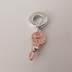 Pendentif pendentif clé bicolore pandora s925 et cœur coulissant