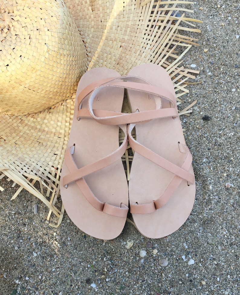 Sandálias de couro minimalistas para mulheres, sandálias rasteiras, sapatos confortáveis para o verão. imagem 9