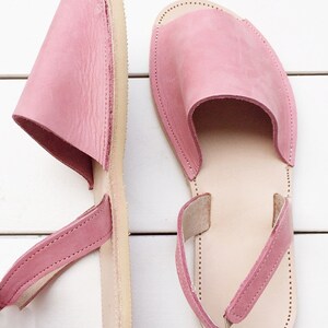 Rosa lädersandaler, lädersandaler dam, sandaler med remmar, sommarsandaler, grekiska sandaler, bekväma sandaler, peep toe-sandaler bild 6