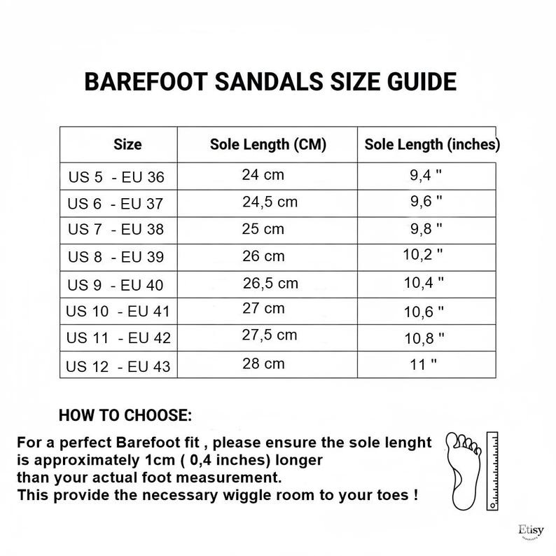 Op de afbeelding: Een zwart-witte maattabel voor blotevoetensandalen. De tabel toont Amerikaanse maten 5 tot 12 met bijbehorende EU-maten, zoollengtes in centimeters en inches. Het bevat instructies voor het opmeten van de voetlengte.