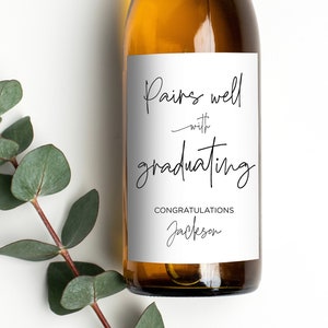 Graduation Herzlichen Glückwunsch Wein Etikett, passt gut zum Abschluss, neue College Graduate Feier Geschenkidee für Sie Ihn, Flaschenaufkleber