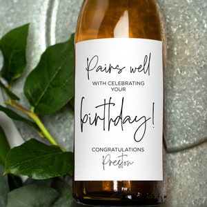 Lustige Geburtstags-Weinflaschenetiketten, Paare, die gut feiern, Geburtstagskind-Jungen, Geschenk für Wein-Liebhaber-Geschenkidee, kundenspezifische Aufkleber für Ihn Sie