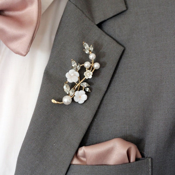 Mens elegant flower brooch pin, pearl petal gold flower lapel pin, lapel flower Boutonniere, gold branch wedding lapel pin mens gift groom