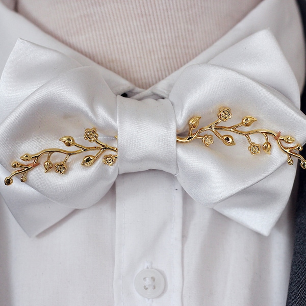 White bow tie lapel pin set, wedding, groom satin bowtie groomsmen attire, white silk boutonniere Crystal bow tie, gold Rhinestones bow tie