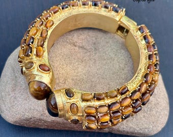 Brazalete de ojo de tigre: Piedra preciosa ovalada, chapado en oro.