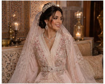 Takchita marocaine royale 2 pièces rose poudré – Tulle, perles et broderies – Robe de mariée, fiançailles et henné – Taille 44-46
