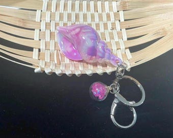 Llavero de resina con forma de concha rosa hecho a mano, adorno para bolso con motivos marinos, remolinos pastel, accesorio de playa