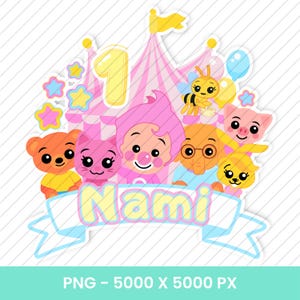 Può includere: Grafica colorata a tema compleanno con un tendone da circo, il numero 1 e vari personaggi dei cartoni animati, tra cui un orso, un gatto, un'ape, un maiale e un coniglio. Un banner in basso riporta "Nami". Il design è nei toni del rosa, giallo e blu.