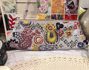 Vintage embroidered and sequined purse