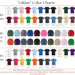 Puede incluir: Una carta de colores para ropa de la marca Gildan, que incluye camisetas para adultos y j&oacute;venes y sudaderas para adultos. La carta muestra una variedad de colores, como blanco, negro, rojo, azul y verde. El texto en la parte inferior dice: "&iexcl;Ofrecemos m&aacute;s colores!"