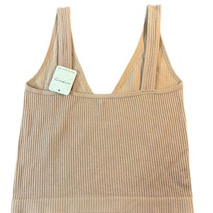 Top corto sin mangas acanalado Free People Movement Soft Girl Balletcore M/L Beige ruborizado imagen 3