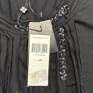 BCBG Black Sleeveless Top, Fringe Front and Back Round Neckline Sequin Detail imagen 11