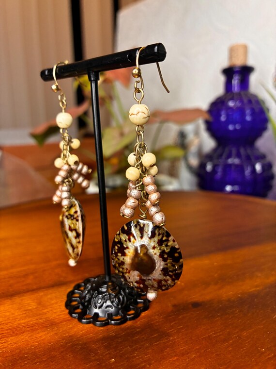 Silver beaded shell dangle earrings. - image 3