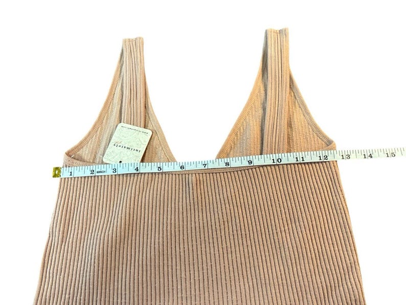 Top corto sin mangas acanalado Free People Movement Soft Girl Balletcore M/L Beige ruborizado imagen 4
