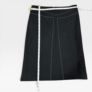 BCBG Max Azria Black A-Line Skirt Contrast Stitch Career Midi Size 2 image 3
