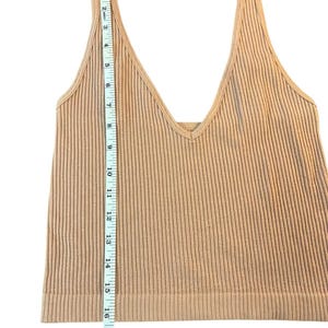 Top corto sin mangas acanalado Free People Movement Soft Girl Balletcore M/L Beige ruborizado imagen 5