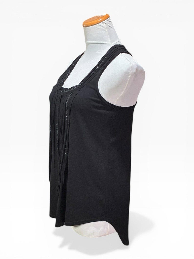 BCBG Black Sleeveless Top, Fringe Front and Back Round Neckline Sequin Detail imagen 4