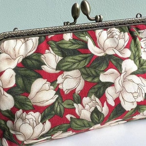 Monedero de latón con cierre de beso Gardenia, bolso de mano con marco, regalo para damas de honor, bolso de mano para mujer, regalo para ella: neceser, neceser, funda para teléfono y gafas de sol.