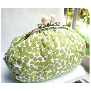 Bolsa de viagem Pearl KissLock, suporte para carregador de eletrônicos, bolsa para acessórios de tecnologia, organizador de maquiagem, bolsa para cosméticos de óculos de sol/de grau, presente para ela
