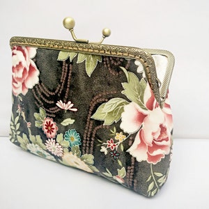 Bolsa Kisslock Floral, Bolsa de Pulso com Moldura, Presente para Madrinha de Casamento, Bolsa Feminina, Presente para Ela - Bolsa de Maquiagem, Bolsa de Cosméticos, Capa para Óculos de Sol, Suporte Bluetooth