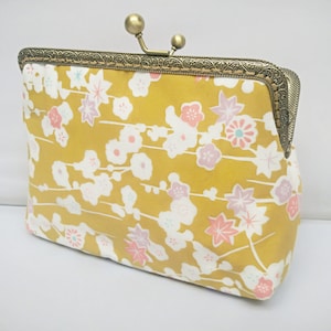 Bolsa Flower Kisslock, bolsa de pulso com armação de latão, presente para madrinhas, bolsa feminina, para presente dela - bolsa de maquiagem, bolsa de cosméticos, capa para óculos de sol